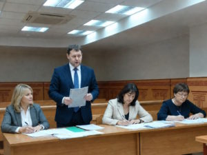 Как выбрать юриста для представительства в суде: 5 критериев